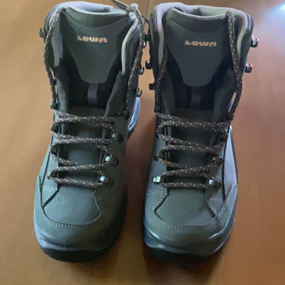 Lowa Renegade EVO GTX Mid Women's Box – Graphite and Apricot